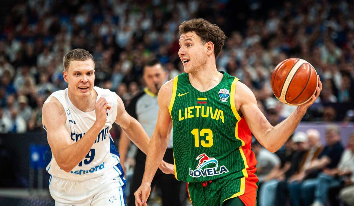 他在篮板端 他在篮板端