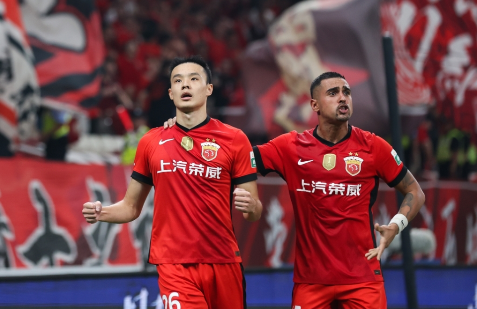 泰山顽强追, 都遭遇狙击